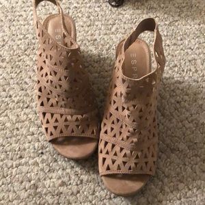 Wedge heels nude tan